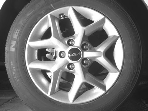 Used 2025 Kia Soul LX w/ LX Technology Package image 15