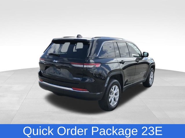 Used 2023 Jeep Grand Cherokee Limited AWD/4WD image 3