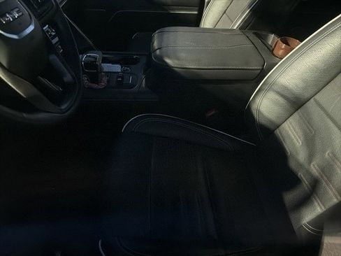 Used 2023 GMC Sierra 1500 AT4X image 4