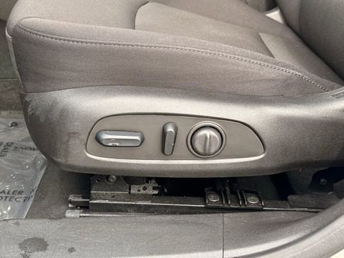 Used 2024 Chevrolet Malibu LT FWD image 24