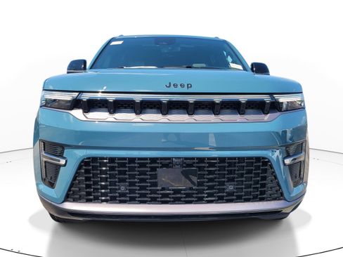 New 2026 Jeep Grand Wagoneer Limited AWD/4WD image 2