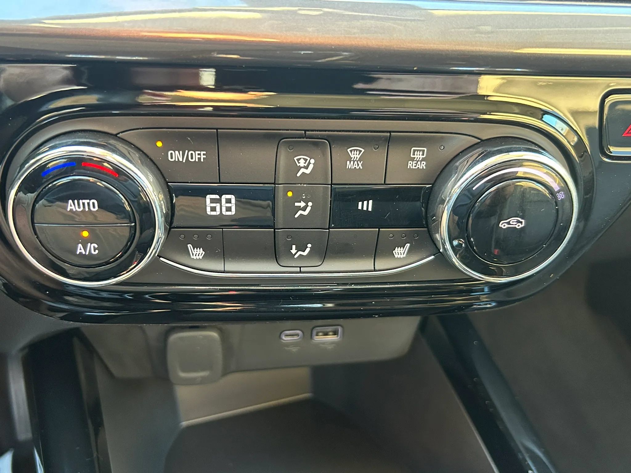 Used 2025 Chevrolet Trax ACTIV w/ Driver Confidence Package FWD image 30