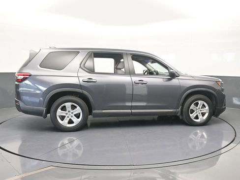 Used 2023 Honda Pilot LX image 7