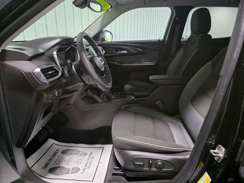 Used 2022 Chevrolet TrailBlazer LT w/ Convenience Package AWD/4WD image 9