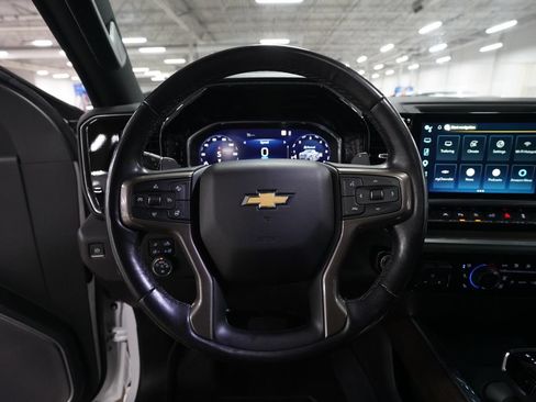 Used 2022 Chevrolet Silverado 1500 High Country w/ High Country Premium Package AWD/4WD image 4
