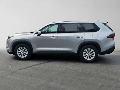 Certified 2026 Toyota Grand Highlander FWD image 6