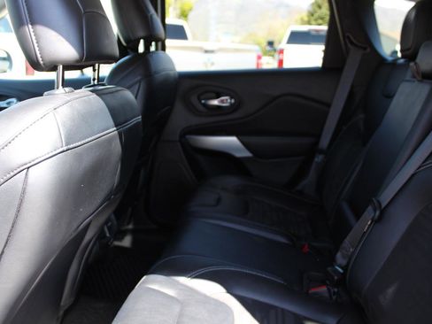 Used 2022 Jeep Cherokee Latitude w/ Sun & Sound Group AWD/4WD image 50