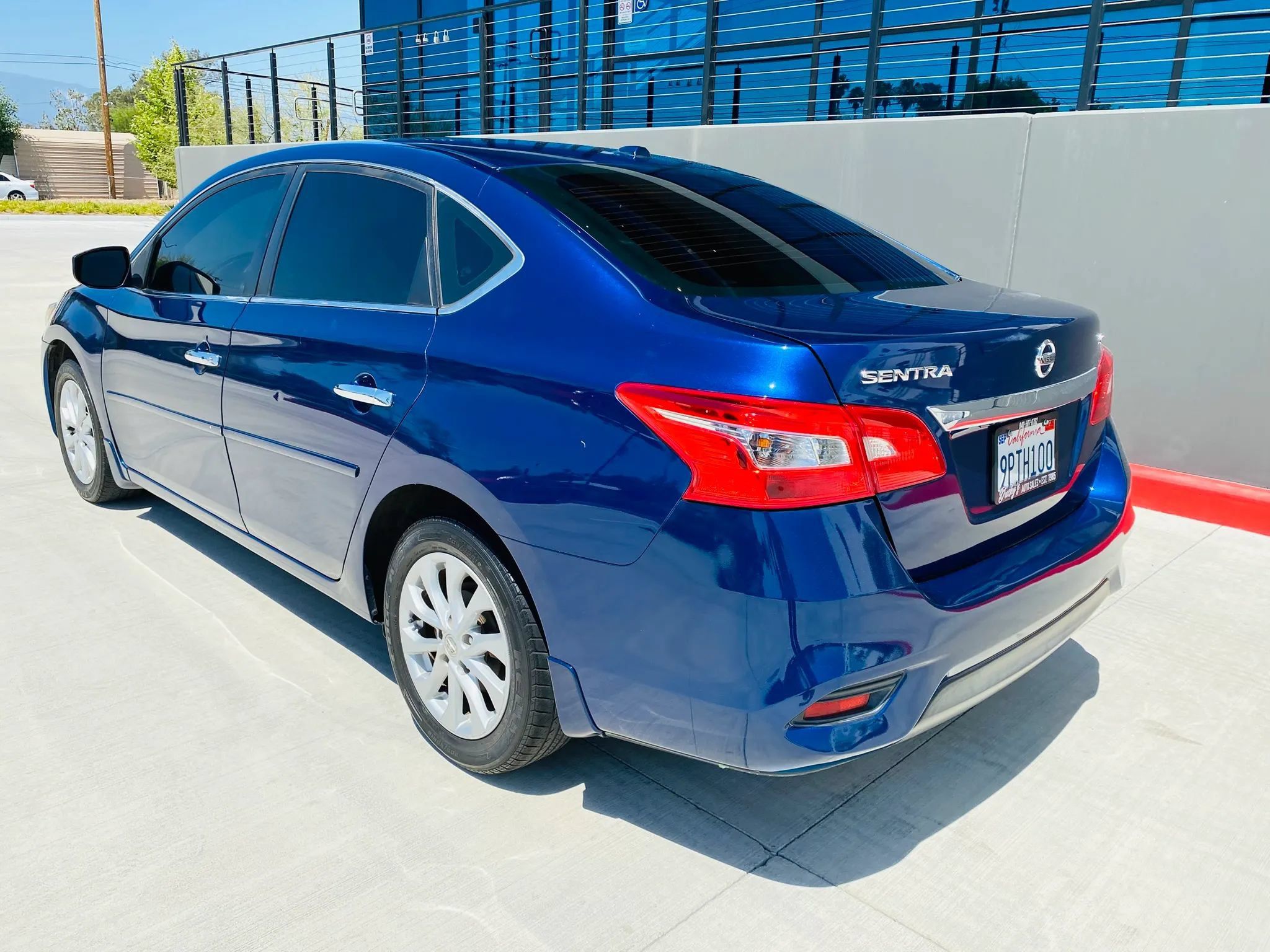 Used 2019 Nissan Sentra SV FWD image 4