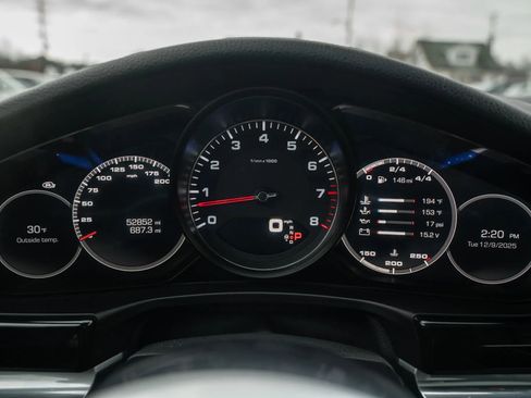 Used 2018 Porsche Panamera 4S image 26