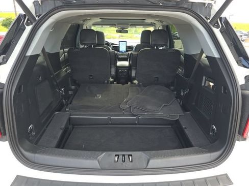 Certified 2023 Ford Explorer Limited w/ Limited Technology Package AWD/4WD image 18