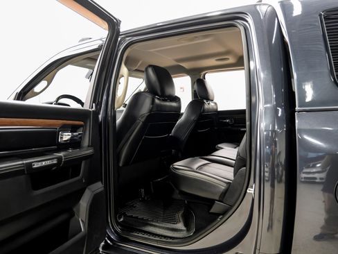 Used 2018 RAM 1500 Laramie w/ Convenience Group AWD/4WD image 46