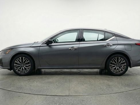 Used 2025 Nissan Altima 2.5 SV image 5