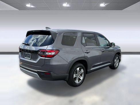Used 2025 Honda Pilot EX-L image 9