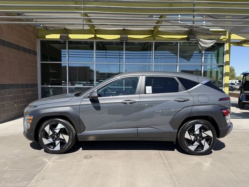 Used 2025 Hyundai Kona Limited FWD image 7