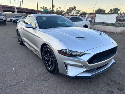 Used 2019 Ford Mustang Coupe w/ Equipment Group 101A RWD image 11