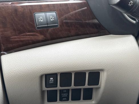 Used 2014 Nissan Quest SV image 24