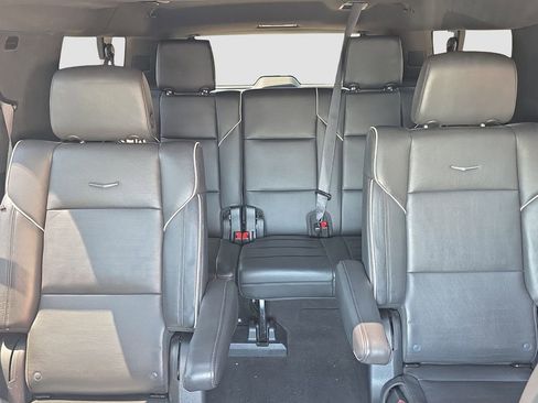 Used 2022 Cadillac Escalade ESV Premium Luxury RWD image 12