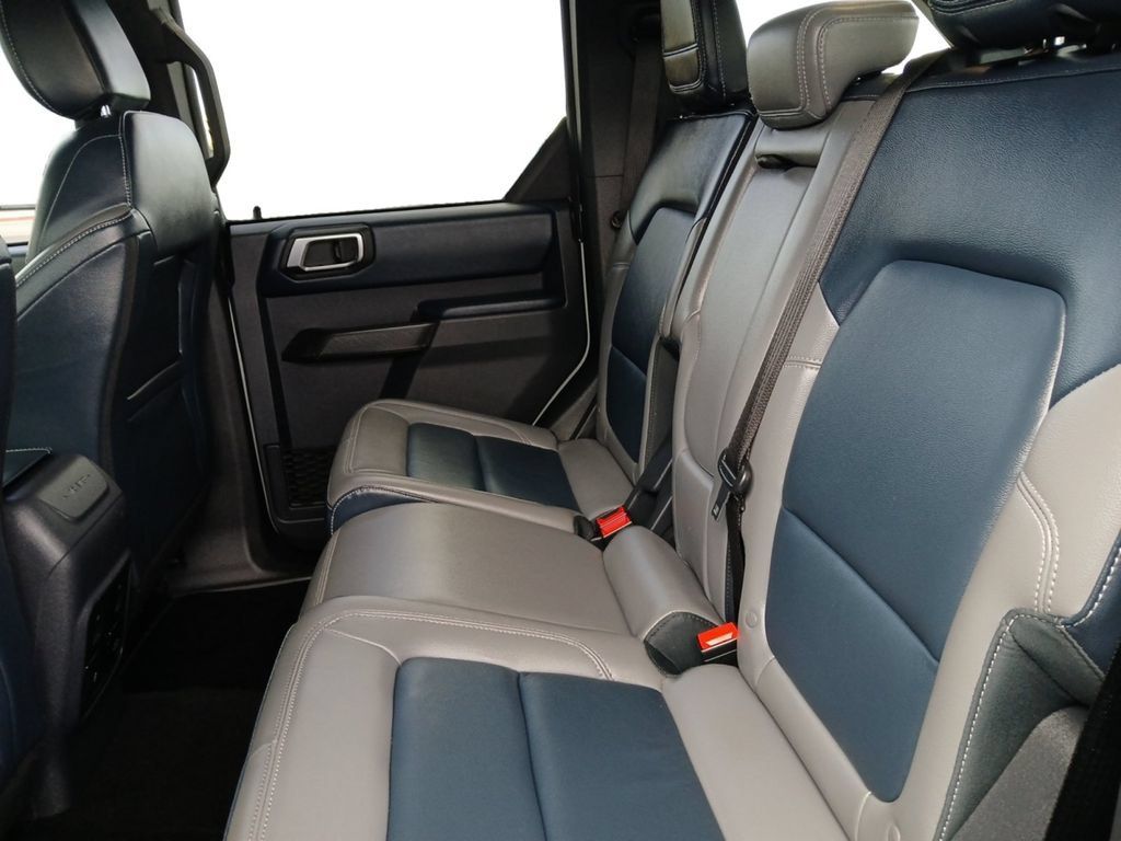 Used 2024 Ford Bronco Outer Banks AWD/4WD image 22