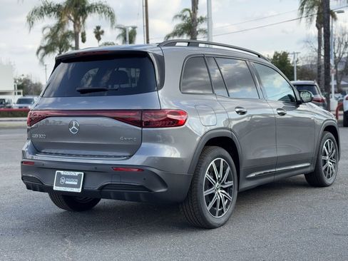 Used 2024 Mercedes-Benz EQB 300 4MATIC image 12