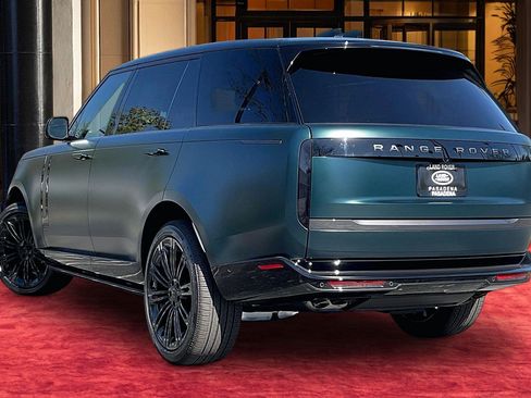 New 2026 Land Rover Range Rover Long Wheelbase SE AWD/4WD image 4