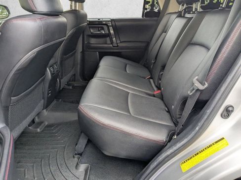 Used 2018 Toyota 4Runner TRD Off-Road Premium AWD/4WD image 17