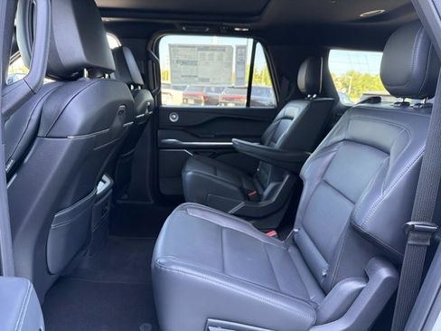 New 2026 Lincoln Navigator L Reserve AWD/4WD image 16