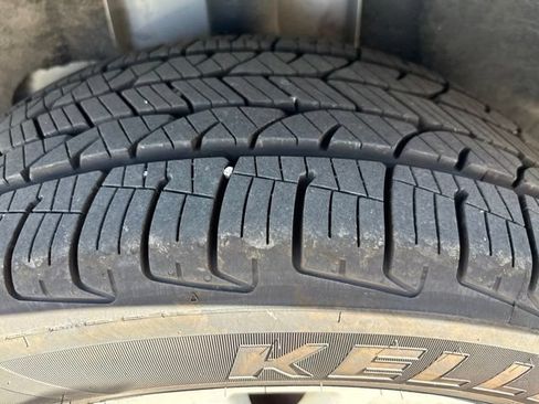 Used 2018 Ford Escape SEL FWD image 12