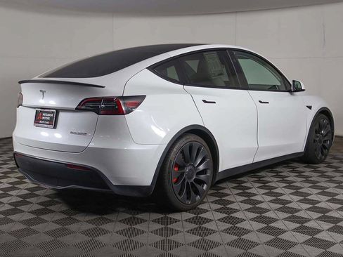 Used 2023 Tesla Model Y Performance AWD/4WD image 13