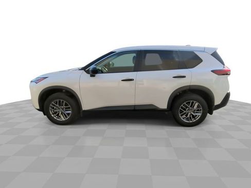 Used 2023 Nissan Rogue S image 5