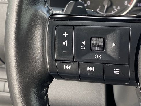 Used 2022 Nissan Pathfinder SL w/ Lighting Package (N92) image 32