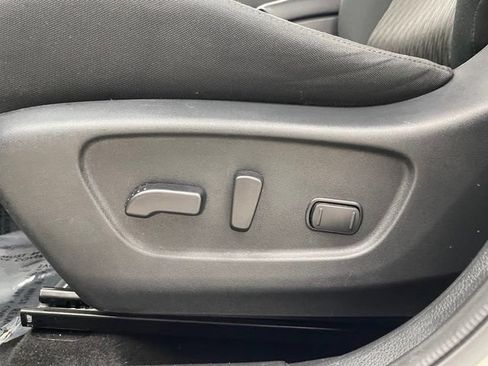 Used 2020 Nissan Rogue SV w/ Premium Package AWD/4WD image 12