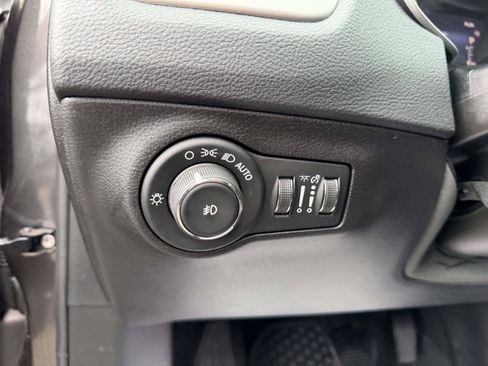 Used 2020 Jeep Compass Latitude w/ Popular Equipment Group AWD/4WD image 18