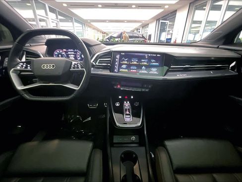 Used 2024 Audi Q4 e-tron Premium Plus w/ Premium Plus image 15