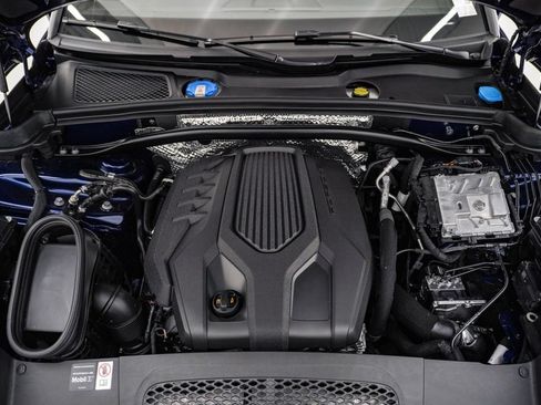 Certified 2026 Porsche Macan AWD/4WD image 29