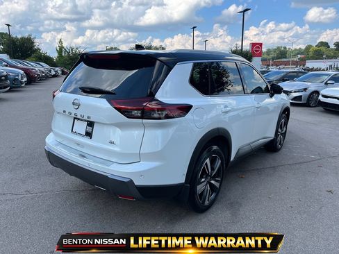 Used 2024 Nissan Rogue SL w/ SL Premium Package FWD image 7