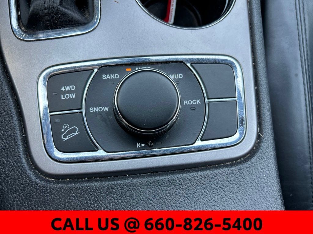 Used 2020 Jeep Grand Cherokee Limited w/ Luxury Group II AWD/4WD image 16