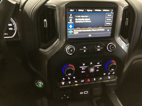 Used 2021 Chevrolet Silverado 2500 LTZ w/ Z71 Chrome Sport Edition AWD/4WD image 17
