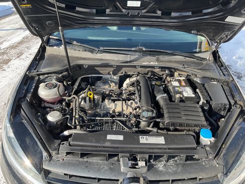 Used 2019 Volkswagen Golf S image 23