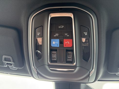New 2026 Jeep Grand Cherokee Altitude AWD/4WD image 30