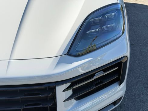 Used 2026 Porsche Cayenne S AWD/4WD image 11