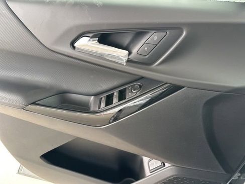 New 2026 Chevrolet Equinox LT w/ Convenience Package II image 24