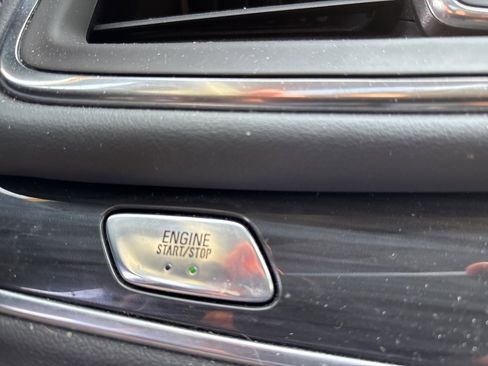 Used 2019 Buick Enclave Essence image 14