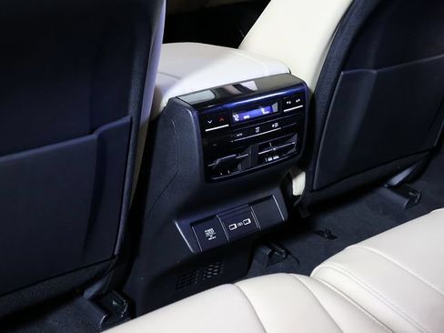 Certified 2024 Acura MDX w/ Technology Package AWD/4WD image 16