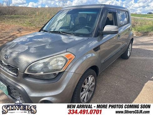 Used 2013 Kia Soul + image 3