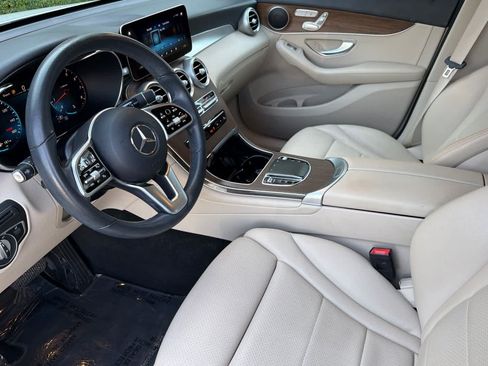 Used 2022 Mercedes-Benz GLC 300 4MATIC image 11