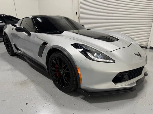 Used 2016 Chevrolet Corvette Z06 w/ 3LZ Preferred Equipment Group image 24