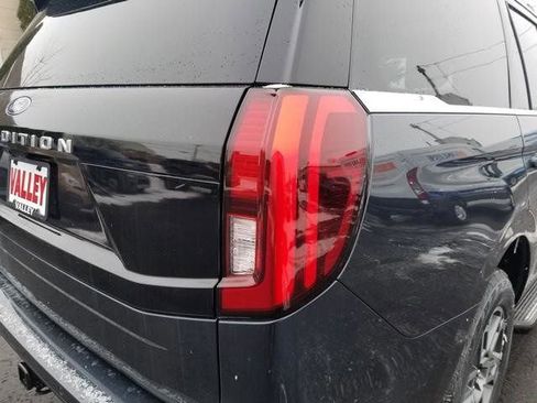 New 2026 Ford Expedition Active image 4