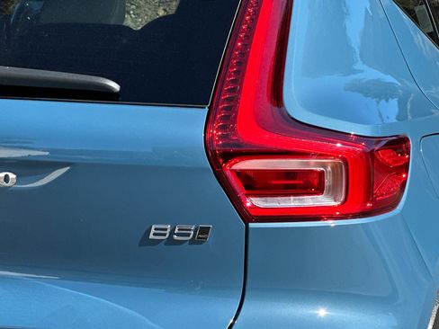 Certified 2023 Volvo XC40 B5 Plus image 36