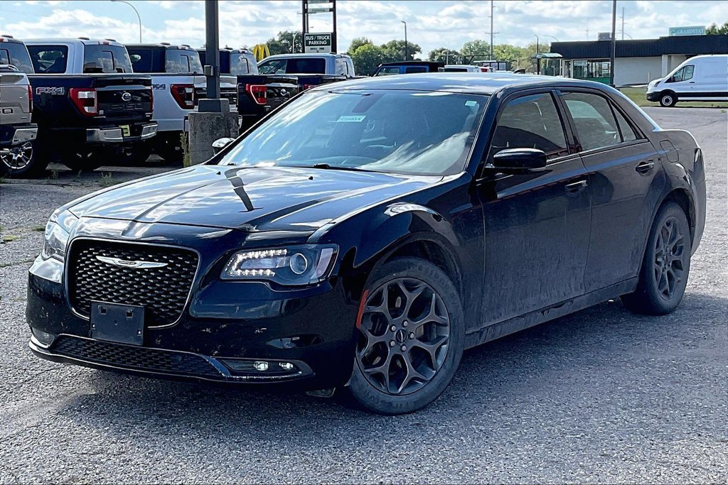Used 2016 Chrysler 300 S w/ 300S Premium Group AWD/4WD image 2