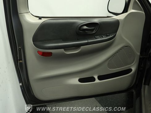Used 2003 Ford F150 Lightning RWD image 34